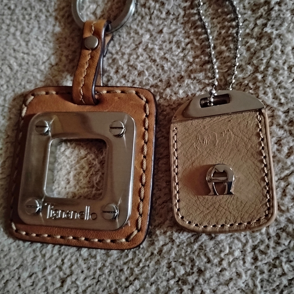 Tan Leather Keychain Set - Picture 2 of 3